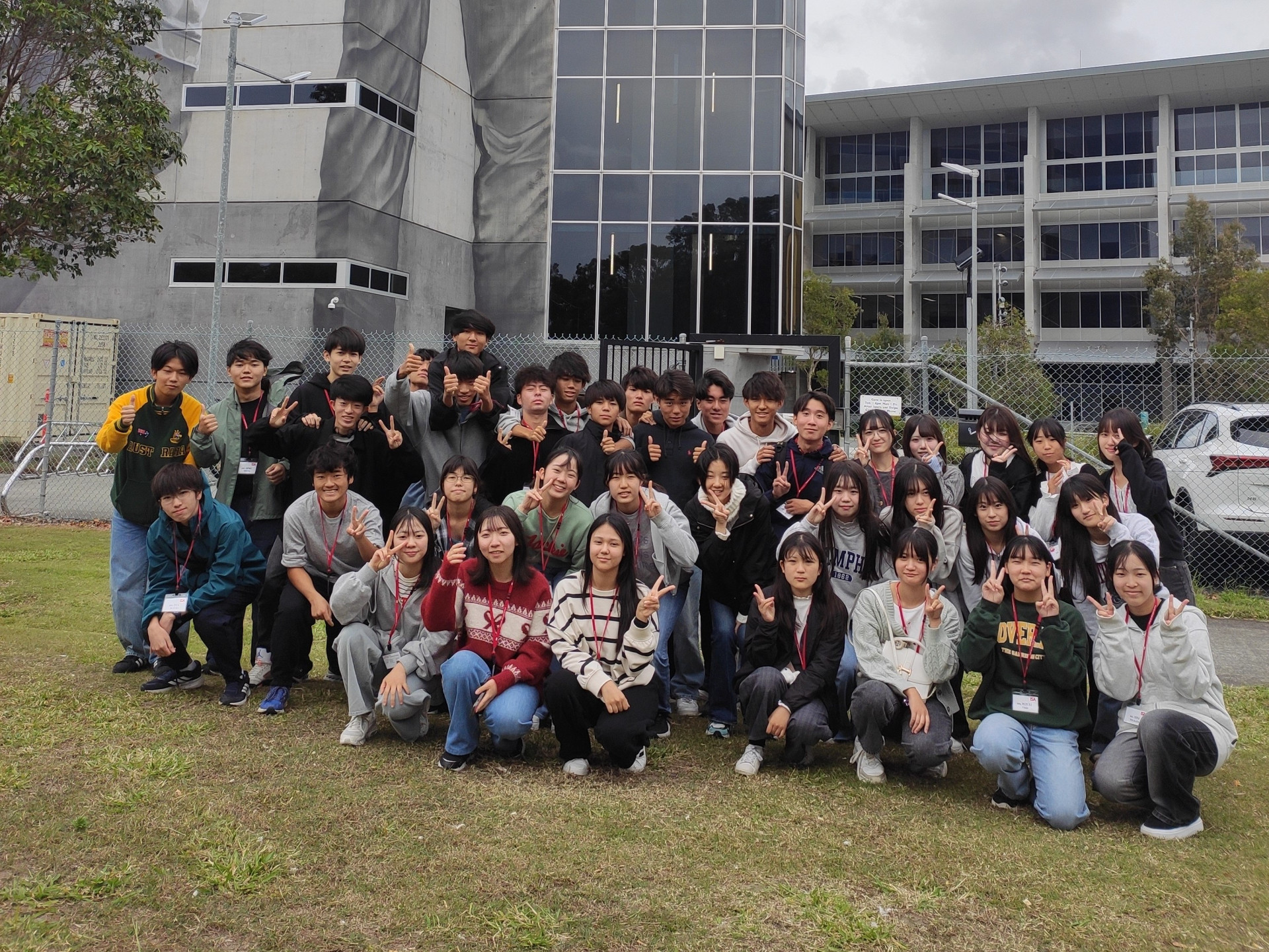 ★8月８日金・ゴールドコースト・サザンクロス大学集合写真 - コピー